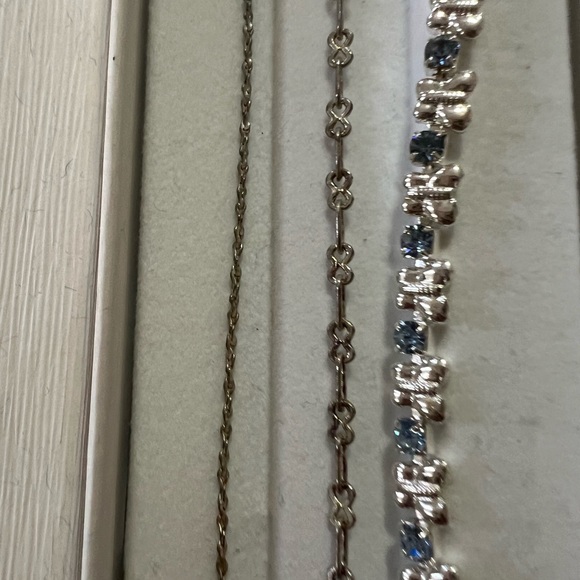 Sarah B Studio brand beautiful 3 bracelets NWT in original box - Picture 5 of 6